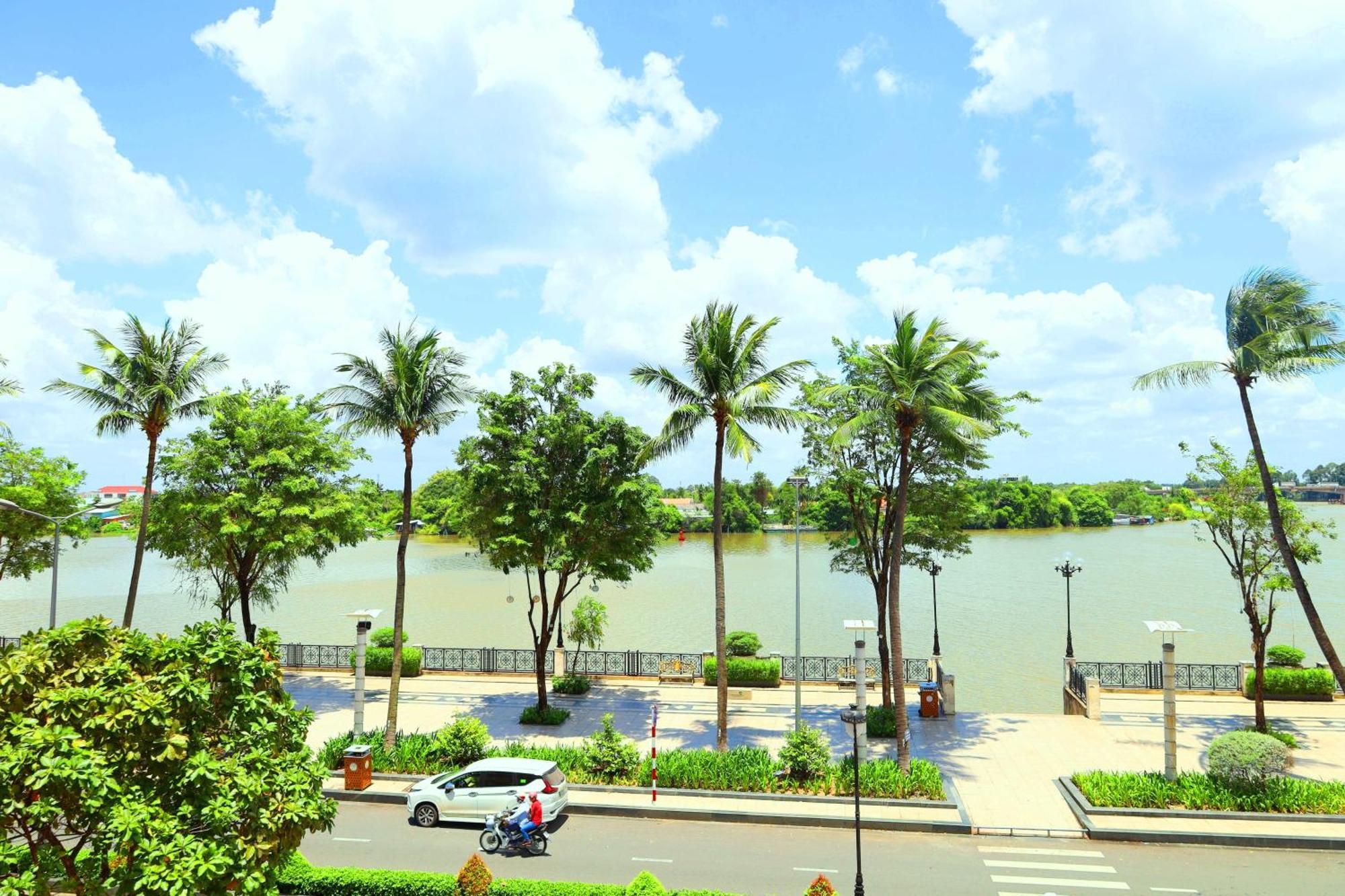 Bcons Riverside Hotel Binh Duong Thu Dau Mot Extérieur photo