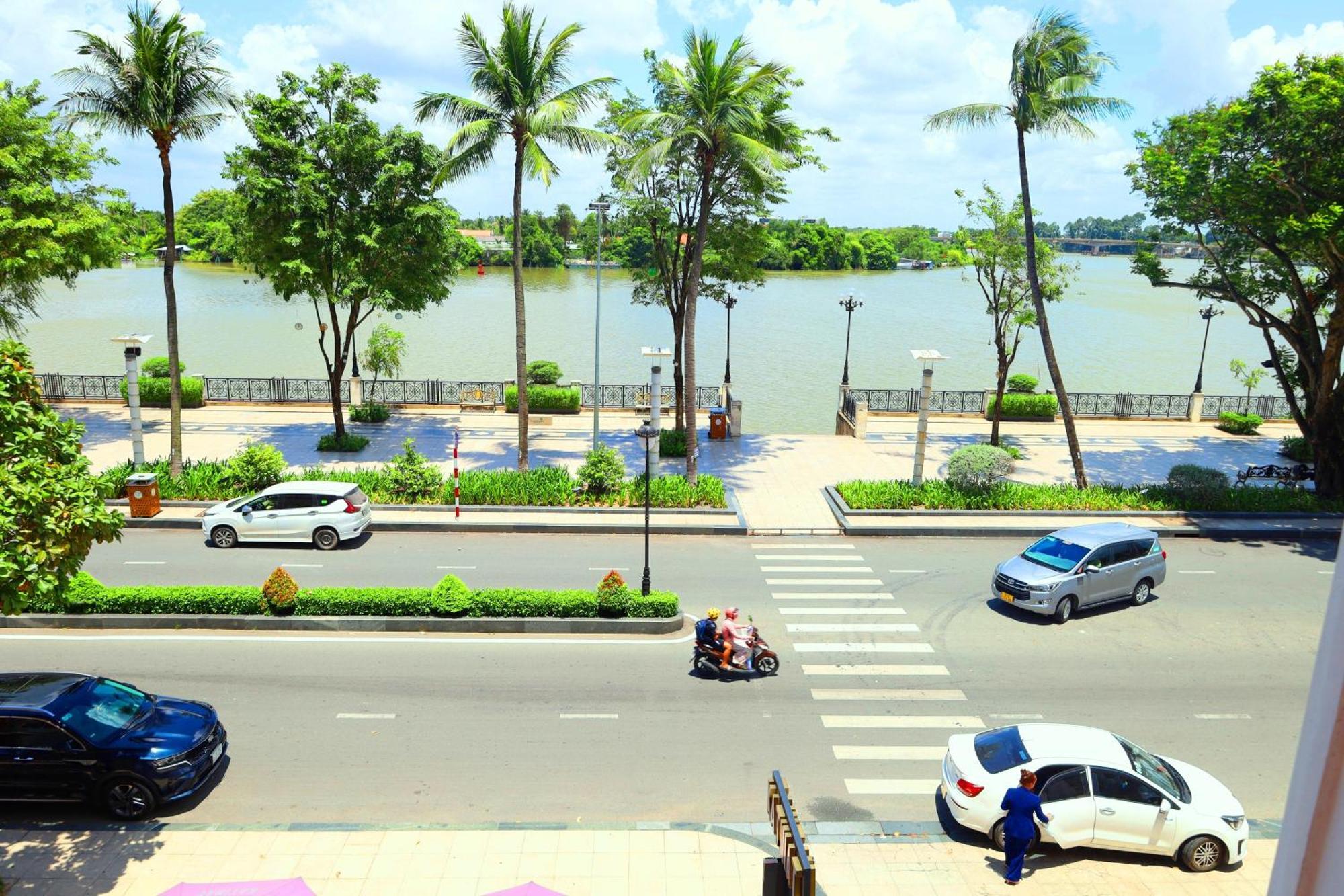 Bcons Riverside Hotel Binh Duong Thu Dau Mot Extérieur photo